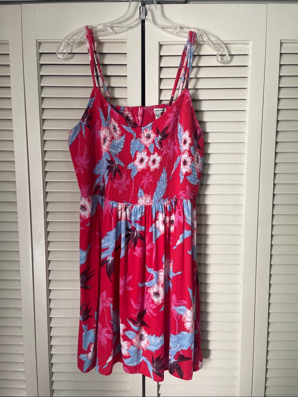 American Eagle Outfitters Floral Smocked Sundress Red, blue, pink Sz XL V-neck